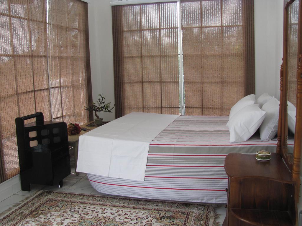 Ferienwohnung White House Wattala Zimmer foto