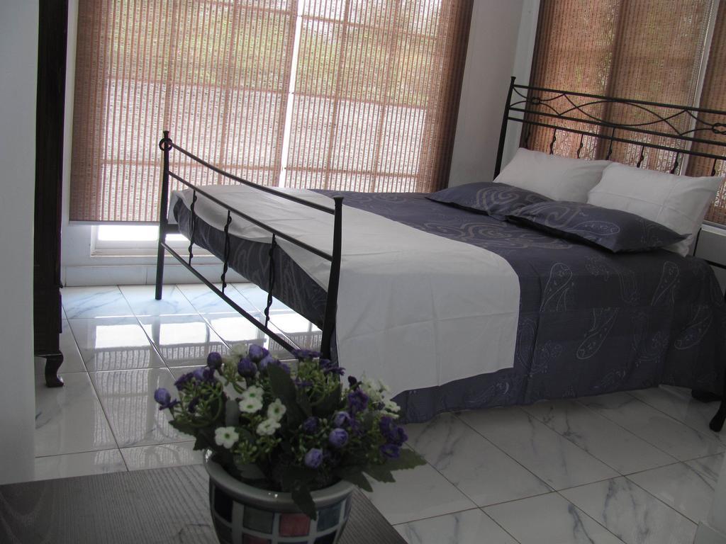 Ferienwohnung White House Wattala Zimmer foto